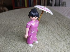 Japon PLAYMOBIL - Dame japonaise, robe à fleurs de cerisier et ombrelle assortie
