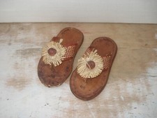 Paires de Petites Chaussures d'Enfant TONGS Anciennes 