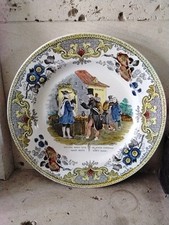 Ancienne Assiette Polychrome Creil Et Montereau Sur Le Thème Militaire