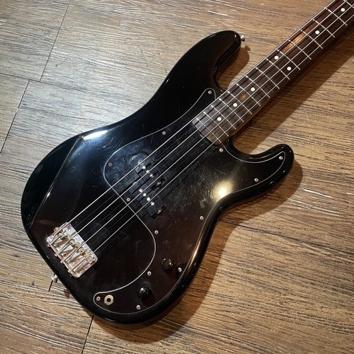 Guitare basse électrique