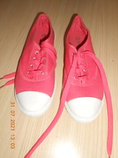 Basket-tennis femme en toile , neuves , pointure 39 bouts renforcés 