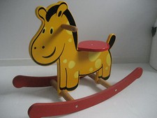 CHEVAL A BASCULE  EN BOIS