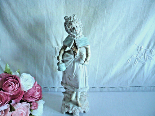 Ancienne figurine jeune femme