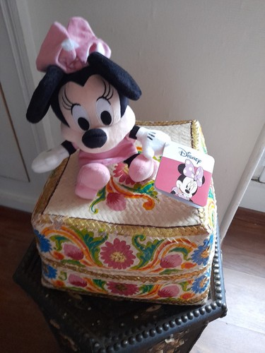 Peluche minnie modèle 2023 - ",
