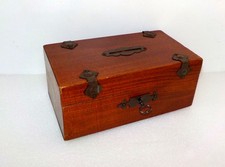 Tirelire en bois style coffre