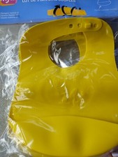 NEUFS    3 bavoirs souples en silicone jaune TIGEX   +6m