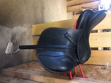 Une selle Tekna noir taille 16'5