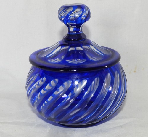 Superbe pot couvert en - pot,