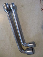 2 clés à pipe série 72 facom 17,19