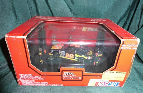 Diorama racing champions ford - racing,