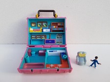 Mini univers Sac / Panier KITTY avec personnage (TYPE POLLY POCKET) vintage