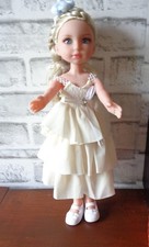 poupée compatible corolle chérie ou paola reina neuve avec robe et chaussures