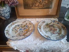 2 assiettes plates en faïence