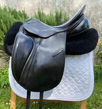 Selle de dressage Stübben Avalon 16,5 pouces noire