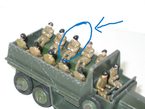 R12 dinky toys 1x - toys,, soldat
