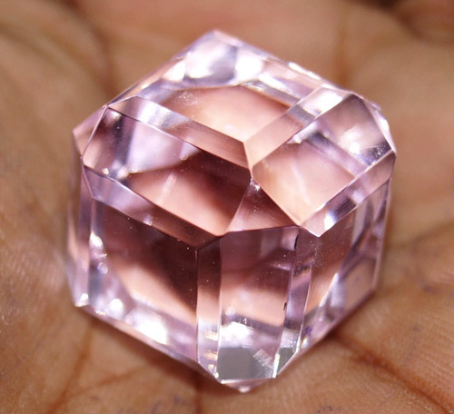 Pierre gemme topaze rose - topaze,