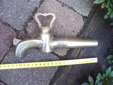 GROS ROBINET ANCIEN DE TONNEAU
