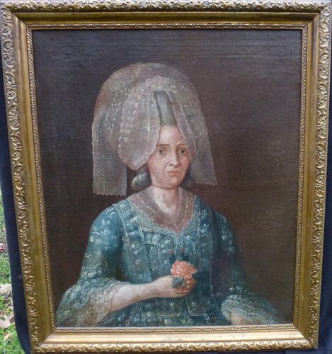 Portrait femme la - la, coiffe