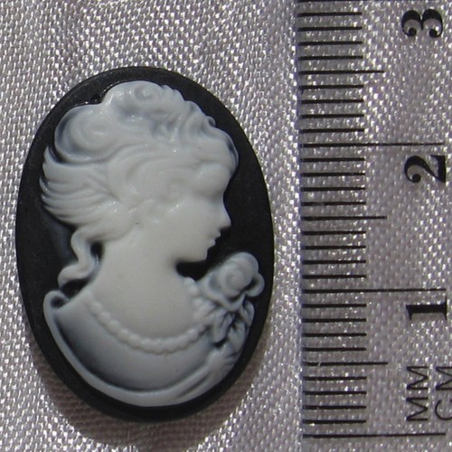 Camée cabochon oval - , à
