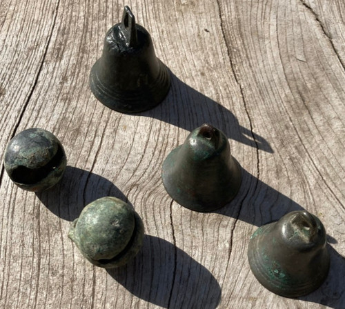 Lot petites cloches et - de,