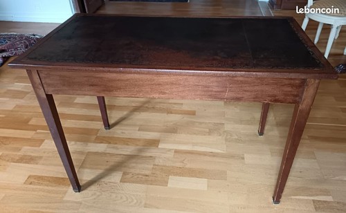 Bureau dessus cuir - avec, deux