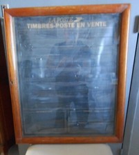 ANCIENNE VITRINE MURALE EN BOIS LA POSTE " TIMBRES POSTE EN VENTE "