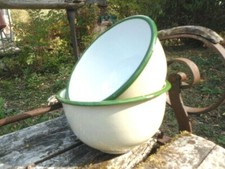 LOT DE 2 SALADIERS EMAILLES