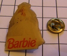 BARBIE WEDDING DRESS DOLL MATTEL vintage pin badge
