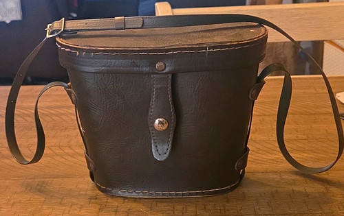 Vintage brown faux leather - 7",