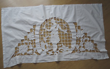 Linge ancien , rideau brise bise , broderies découpes , femme aux oiseaux,136x78