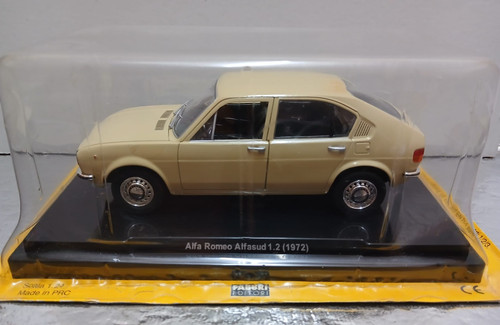 Voiture métal moulé alfa - voiture,
