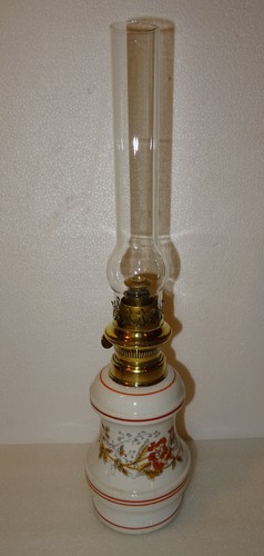 Ancienne lampe a petrole - a,