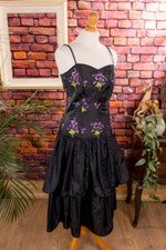 Robe Cocktail Vintage Noire Avec Fleurs Violettes Lila Mode De Soirée S