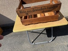 2 vieilles caisses en bois à