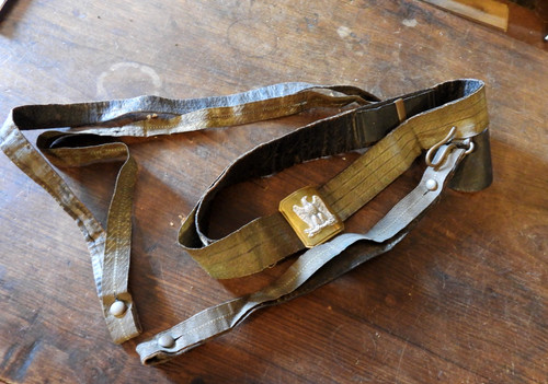 Ceinturon porte sabre - porte,