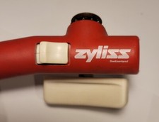 VINTAGE OUVRE BOITE ZYLISS SUISSE ROUGE ANCIEN ouvre-boîte 