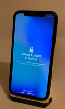 - Apple iPhone 11 – 64 Go