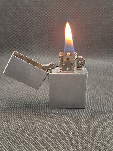 Ancien briquet essence - briquet, zippo