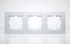 Plaque de finition plastique