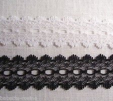 DENTELLE FINE FLEUR ENTRE DEUX