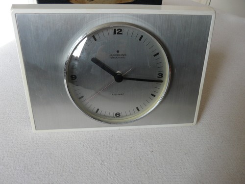 Ancienne pendule vintage alu