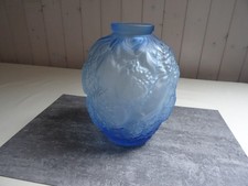 Vase verre moulé opalescent