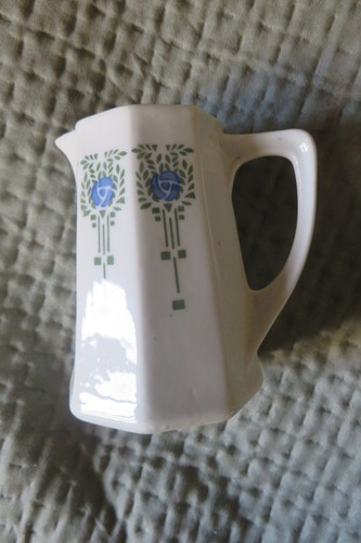 Ancien pichet lait art - à,
