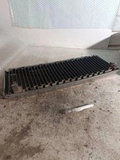 VOLVO 240 P242, P244 Grille de