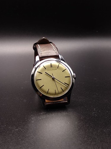 Montre remontage manuel - à,