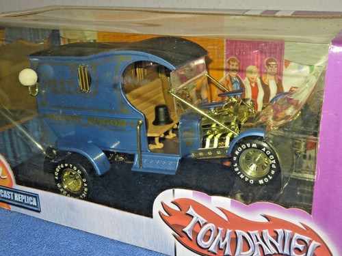 Scale police paddy wagon - 1:18,