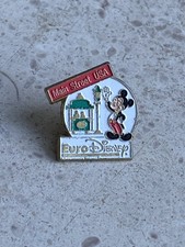 Pin’s Mickey Disney Esso Arthus Bertrand +