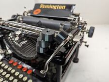 Pieds de machine à écrire