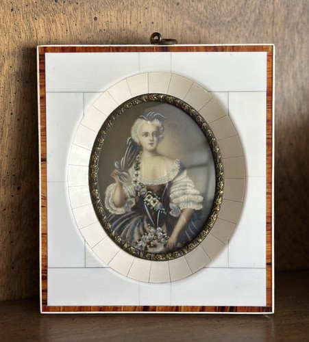 Antique signed madame sophie - signed,
