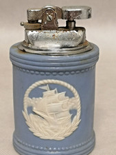 Bel ancien briquet de table